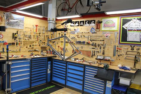 Garage Bike Workshop Ideas